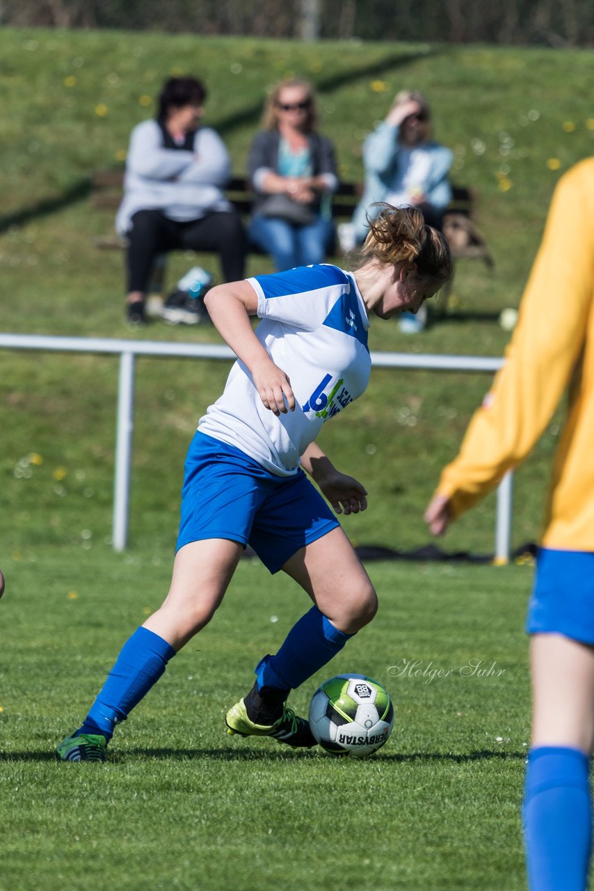 Bild 202 - B-Juniorinnen Bramstedter TS - SSV Hennstedt : Ergebnis: 3:7